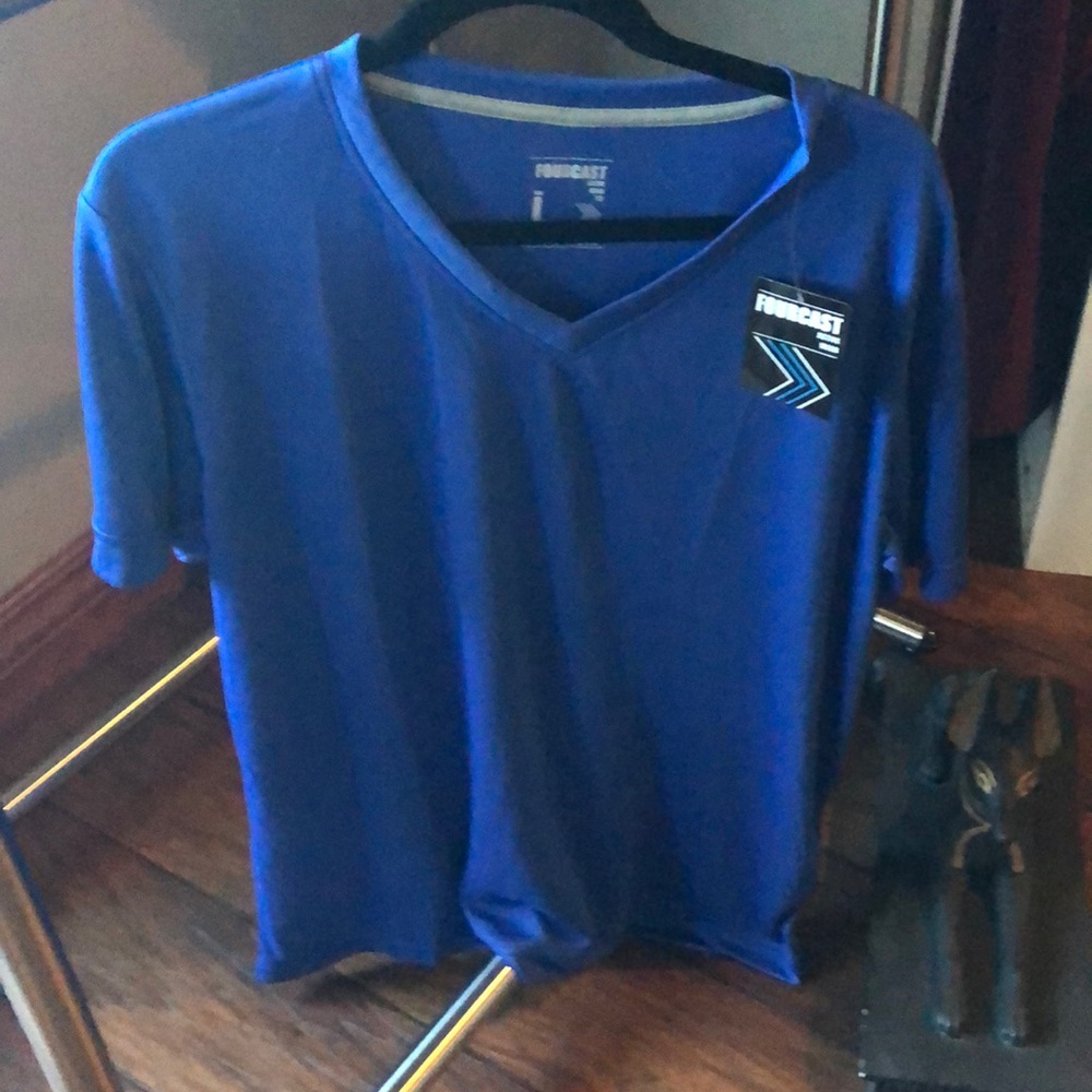 Active wear men’s shirt NWT
